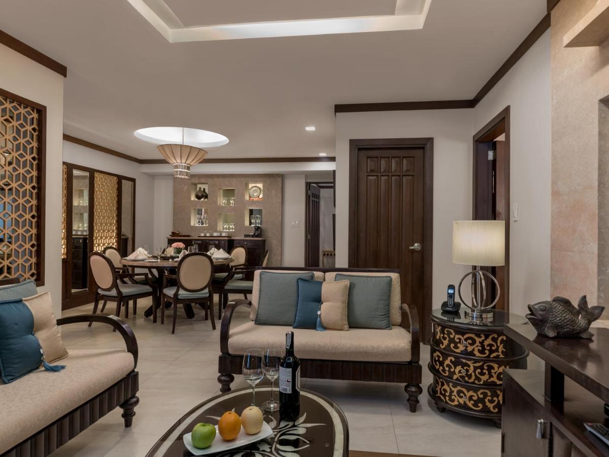 Henann Regency Resort And Spa Balabag  Exterior photo A living room in a suite at the Ritz-Carlton, Cebu