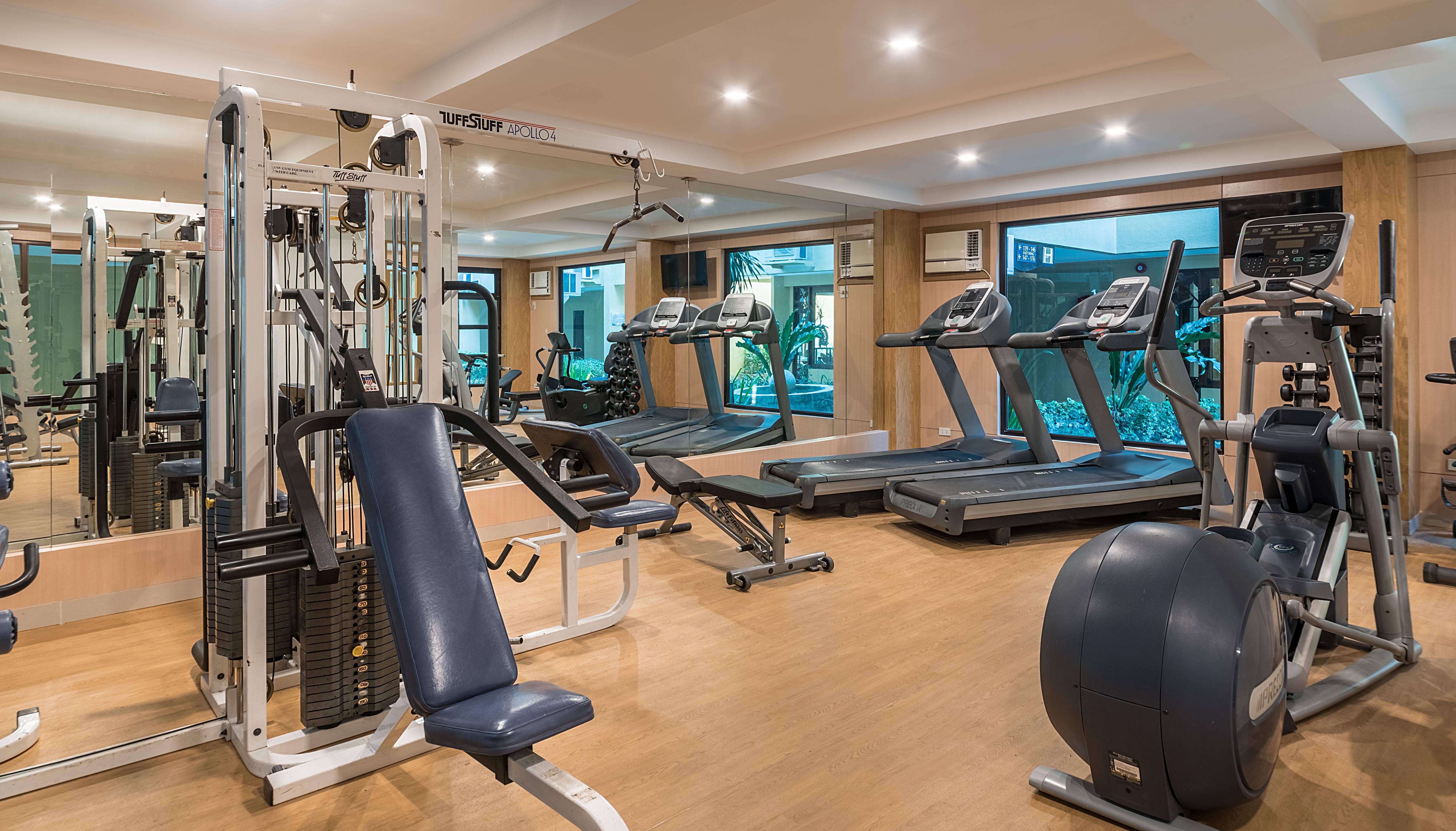 Henann Regency Resort And Spa Balabag  Exterior photo A gym at a hotel
