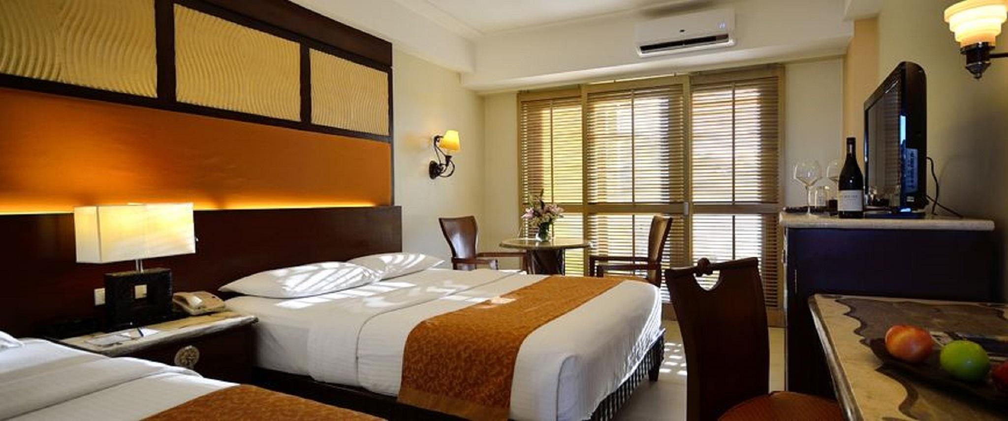Henann Regency Resort And Spa Balabag  Exterior photo A room at the hotel